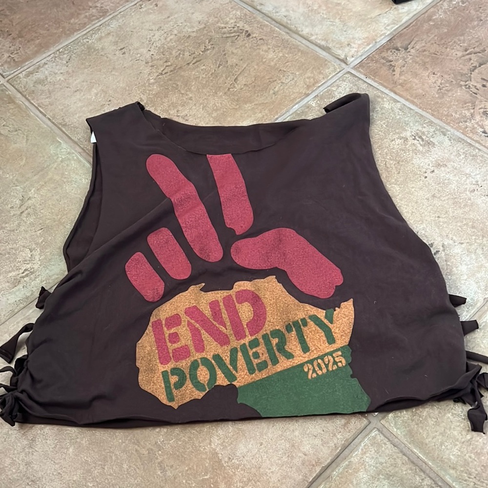 NEW graphic tank